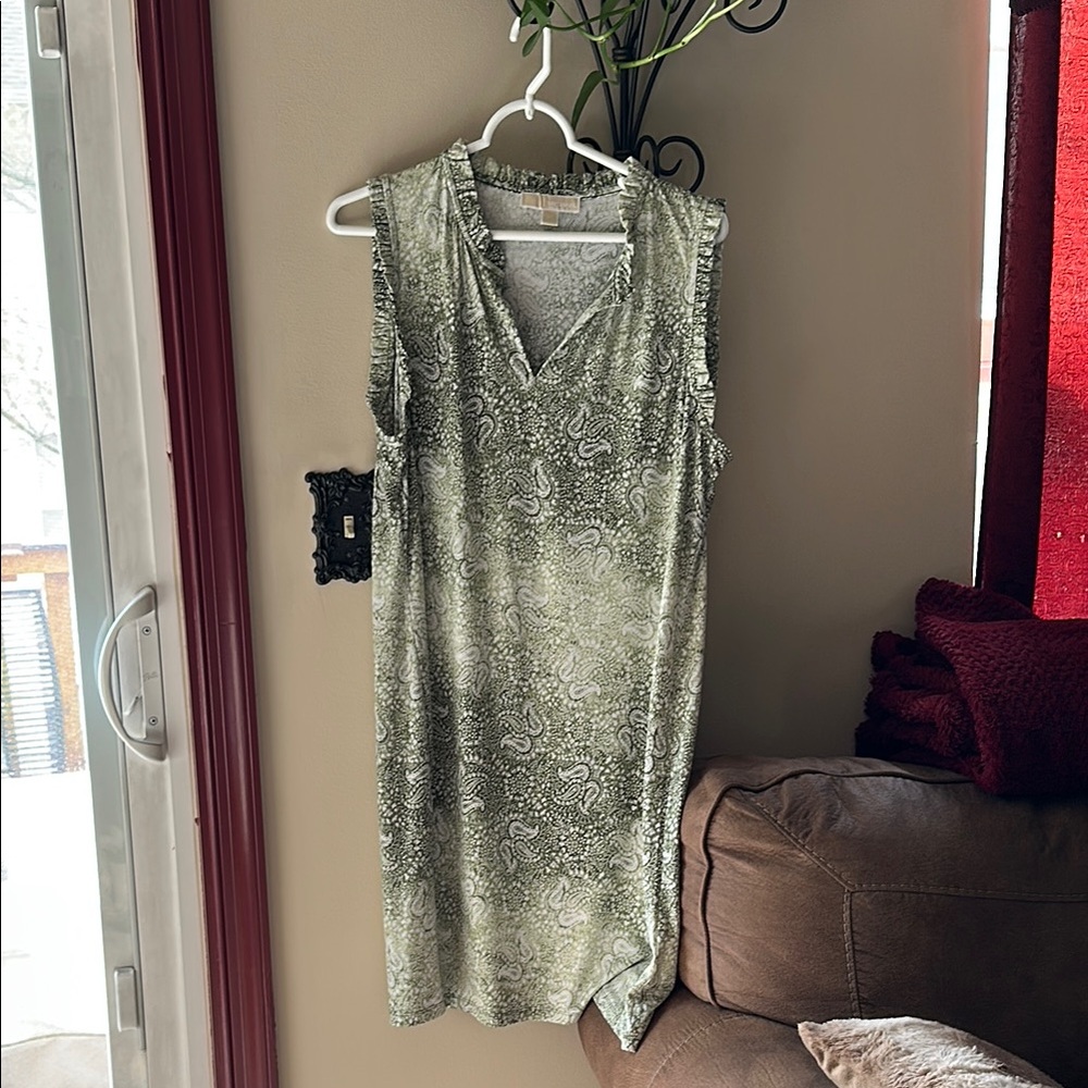 Michael Kors Elegant Green Paisley Dress. Sleeveless.